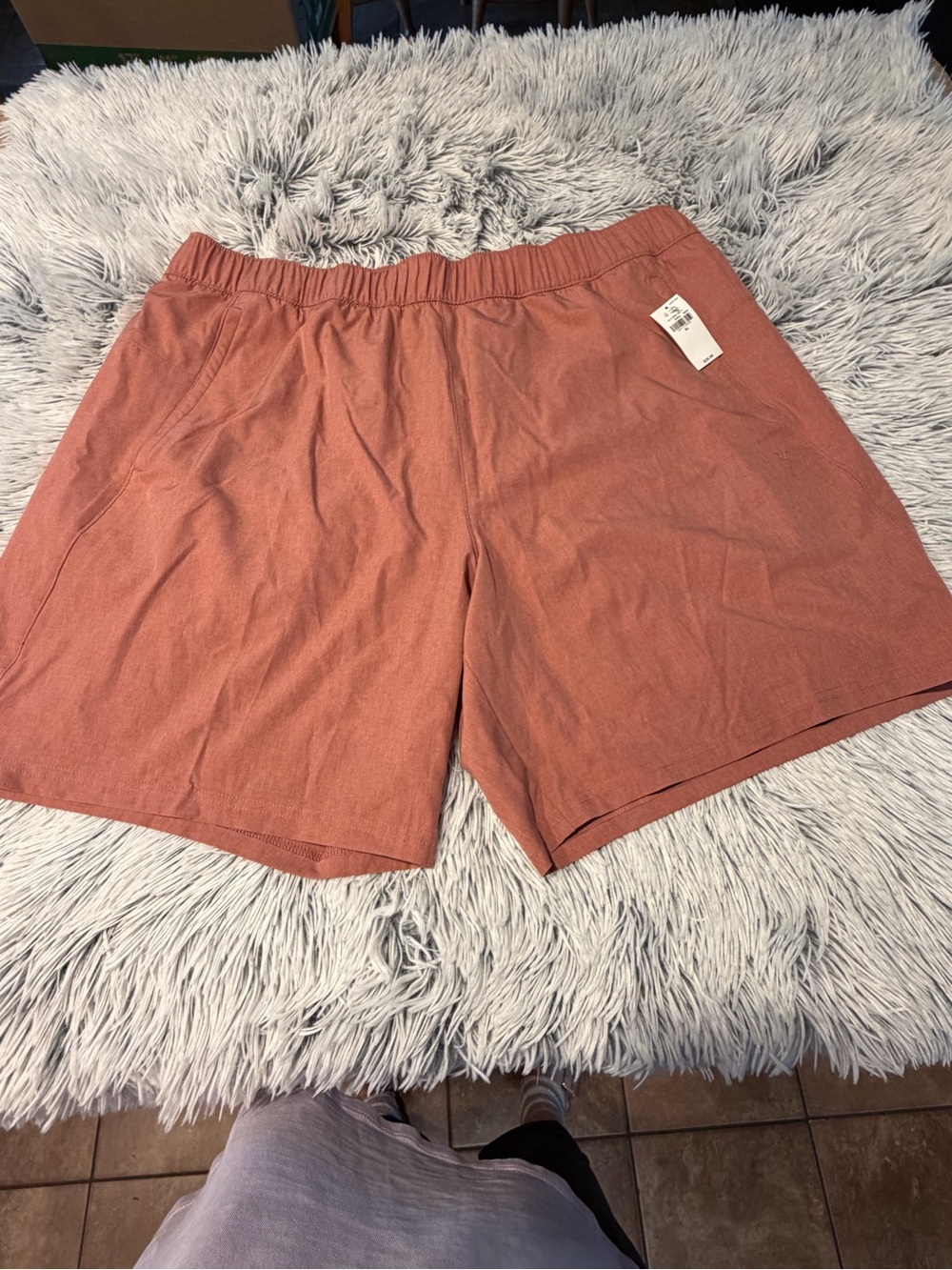 Old Navy men’s drawstring Shorts salmon color 7” inseam